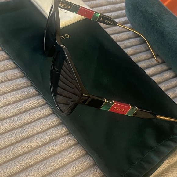 Gucci Sunglasses - Picture 4 of 4